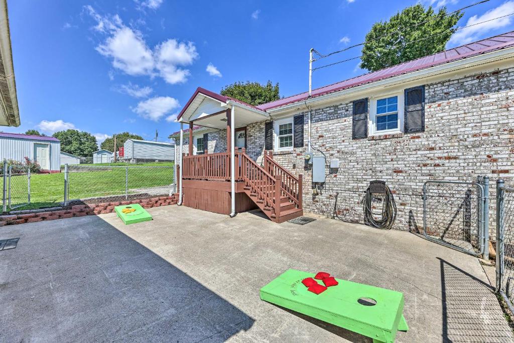 Family-Friendly Sanctuary BBQ, Patio and Yard - Vakantiehuis