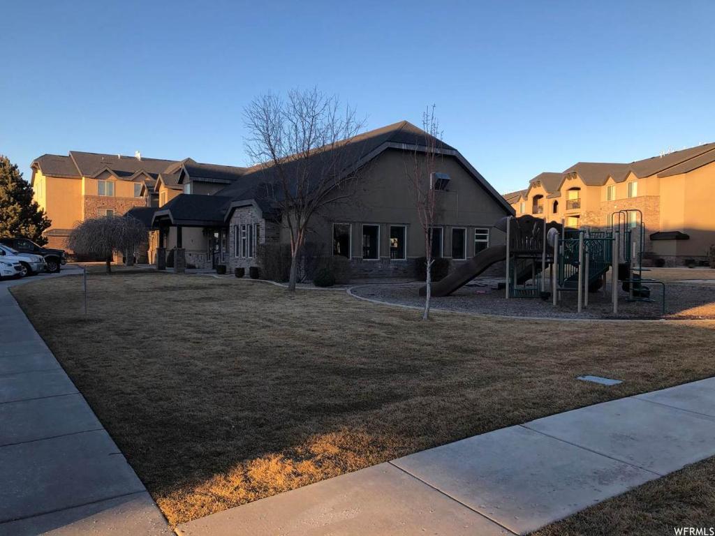 The Tuscan Lodge - Housity
