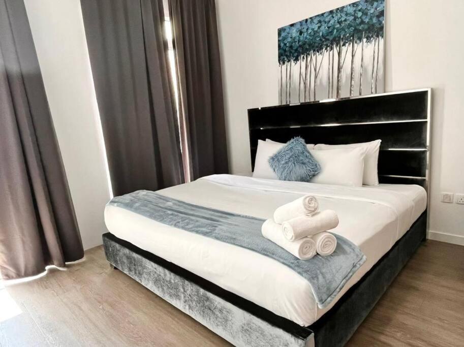 ModernLux – Lovely Studio Apartment in JVT next to Park