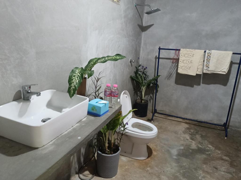Koupelna v ubytování Phonluer Angkor Homestay,