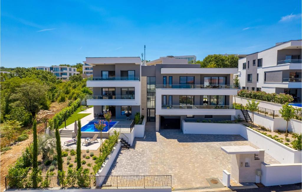 Nice Apartment In Malinska With Wifi