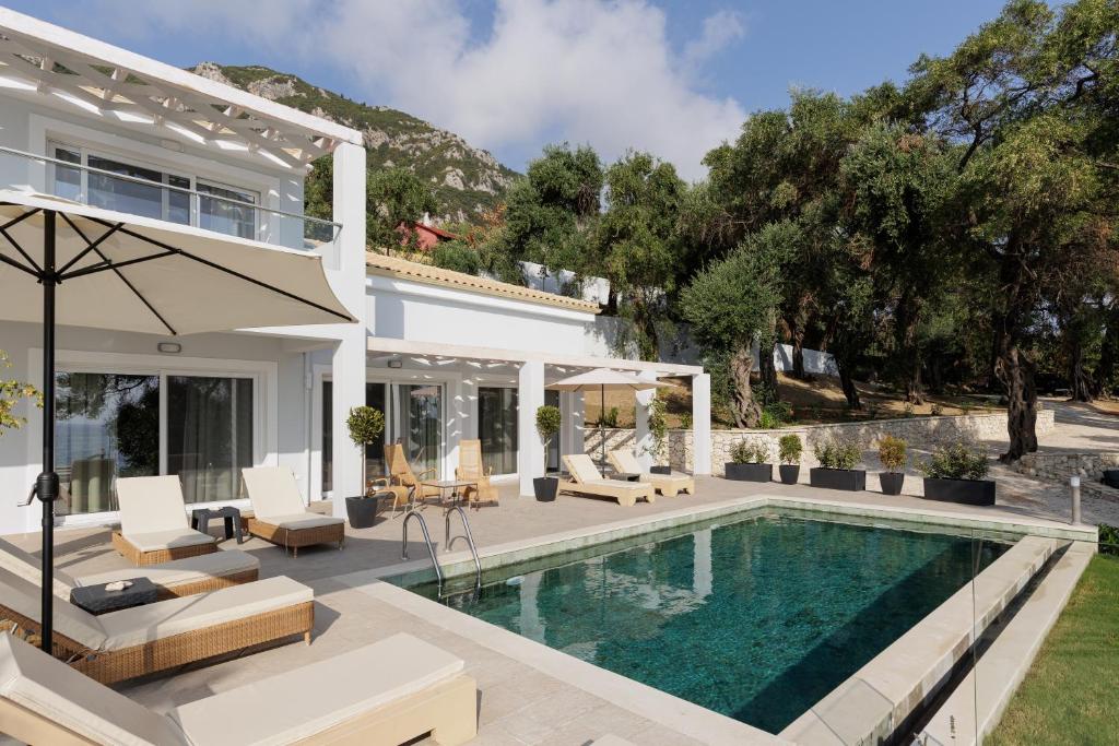 Bazén v ubytování Nisos Villas Corfu nebo v jeho okolí