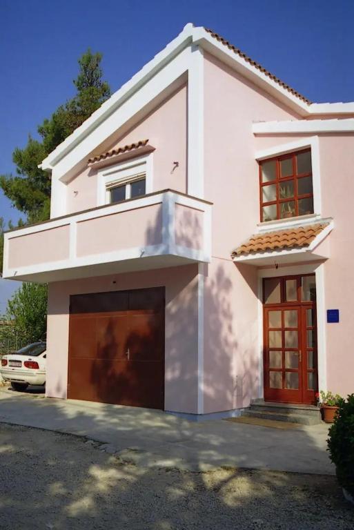 Budova, v ktorej sa apartmán nachádza