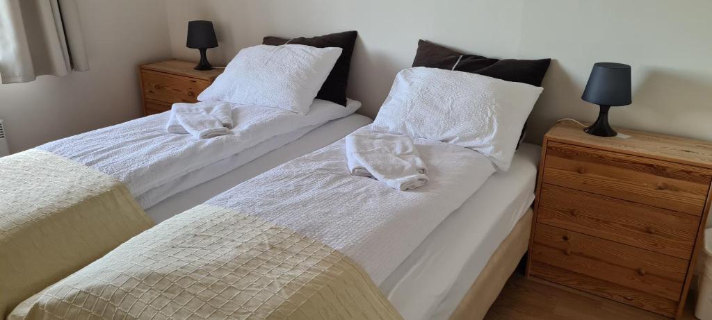 Postel nebo postele na pokoji v ubytování Guesthouse Stekkatún