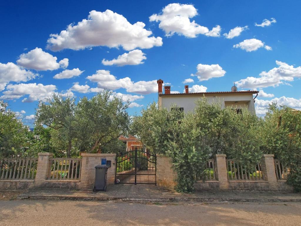 Budynek, w którym mieści się apartament