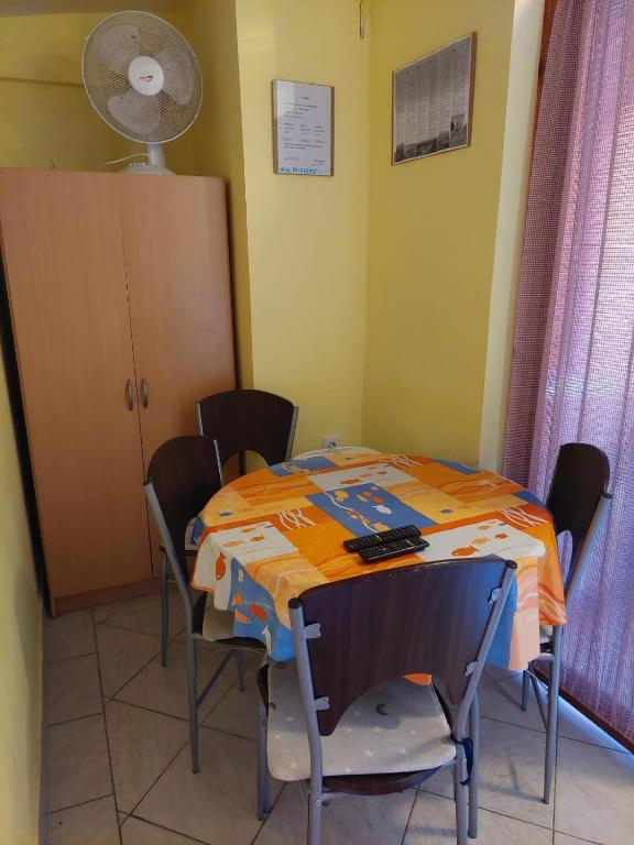 Fotografia z galérie ubytovania Apartments with parking spaces Vir - 19547 vo Viry