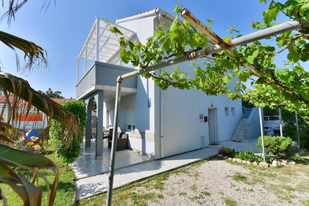 Budova, v ktorej sa apartmán nachádza