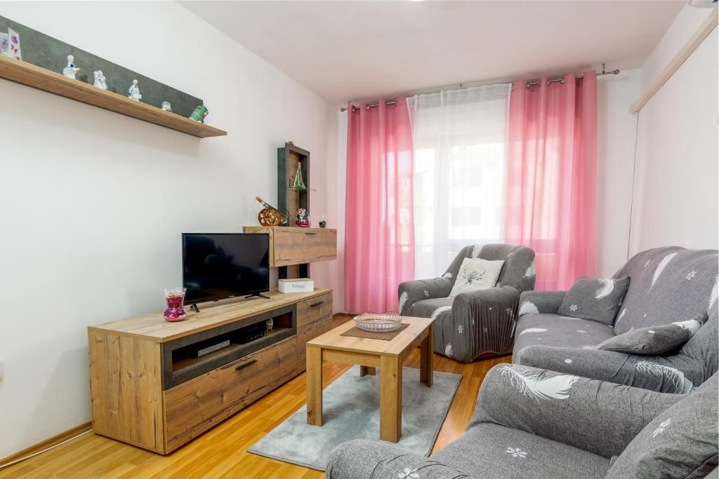 TV a/nebo společenská místnost v ubytování Apartments with WiFi Pula - 19493
