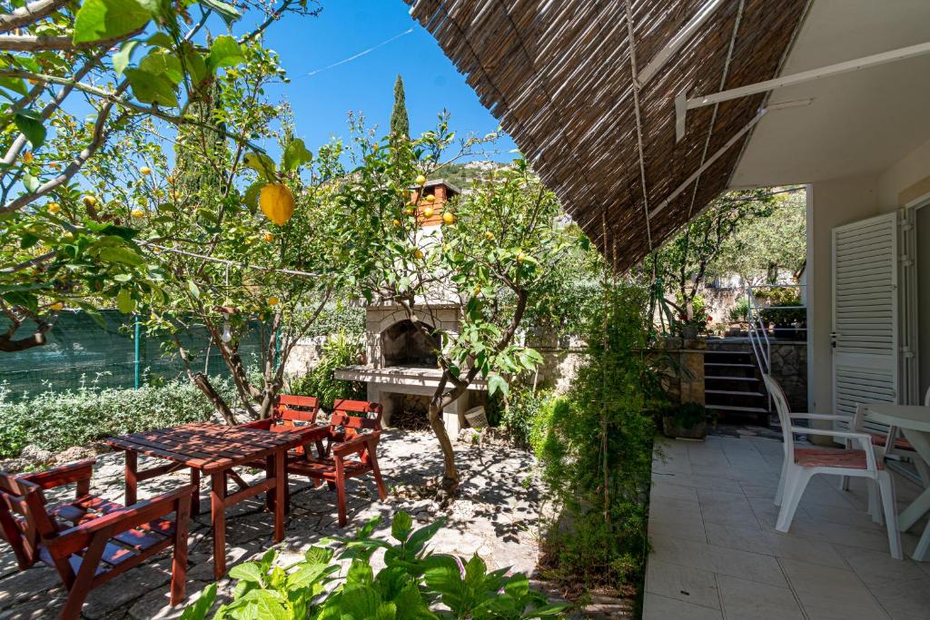 Zahrada ubytování Apartments by the sea Viganj, Peljesac - 19391
