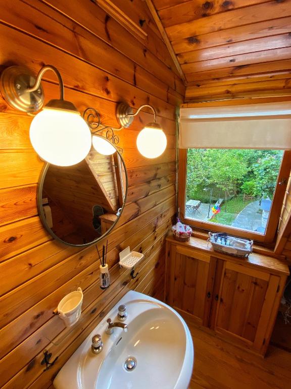 A bathroom at Chalet Alma