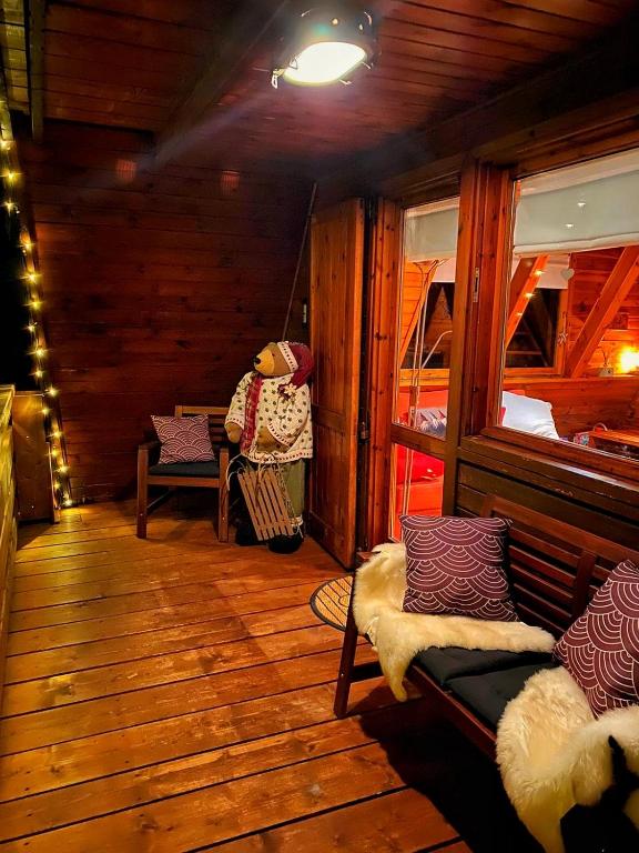 A seating area at Chalet Alma