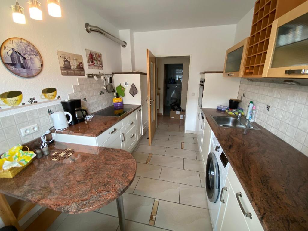 Kuchyň nebo kuchyňský kout v ubytování Wunderschöne Ferienwohnung in Nagel am See