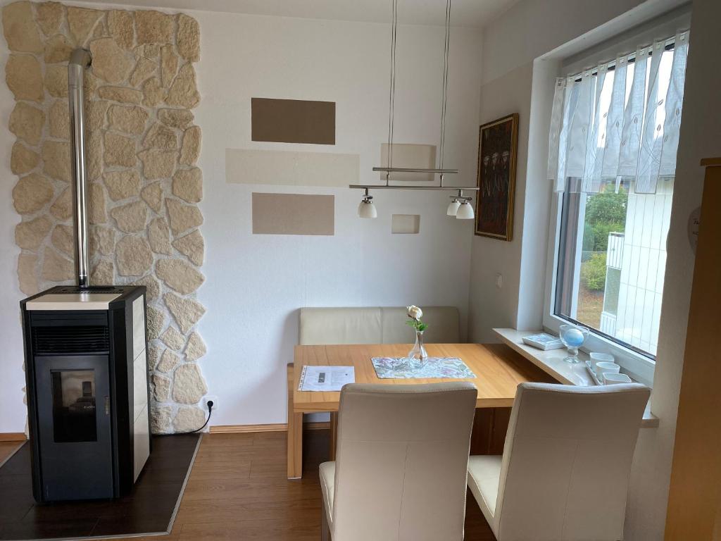 Kuchyň nebo kuchyňský kout v ubytování Wunderschöne Ferienwohnung in Nagel am See