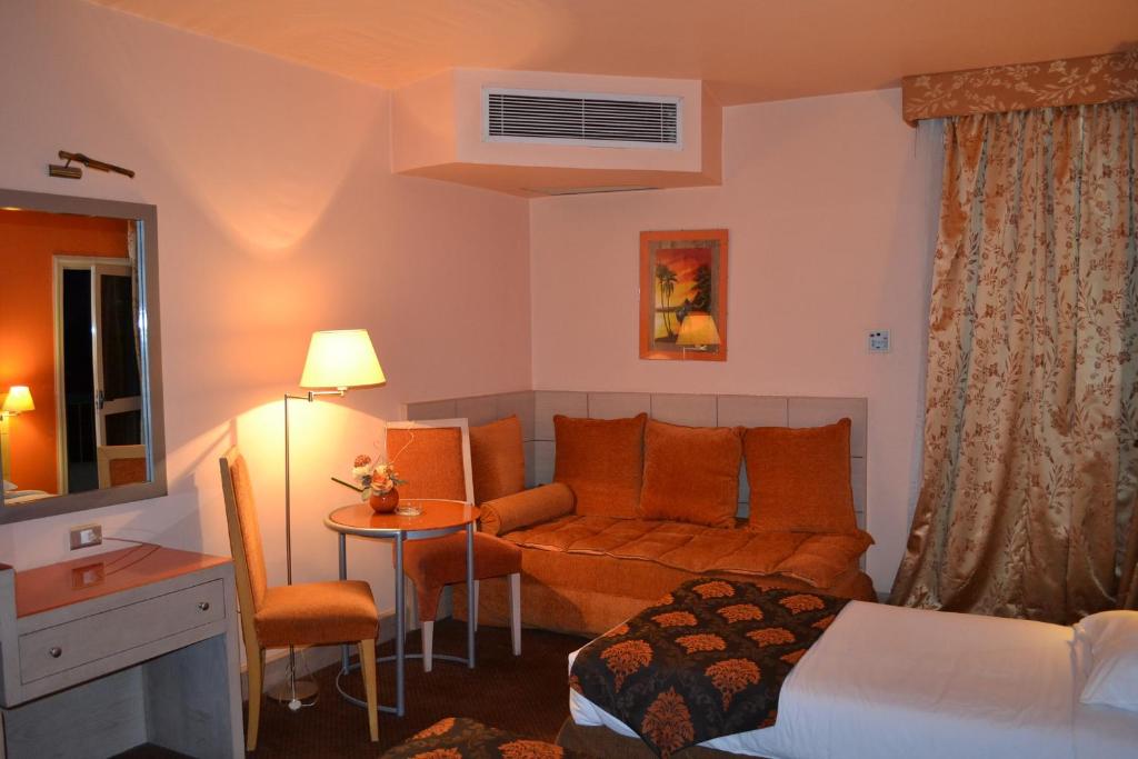 Posezení v ubytování Santana Hotel Cairo