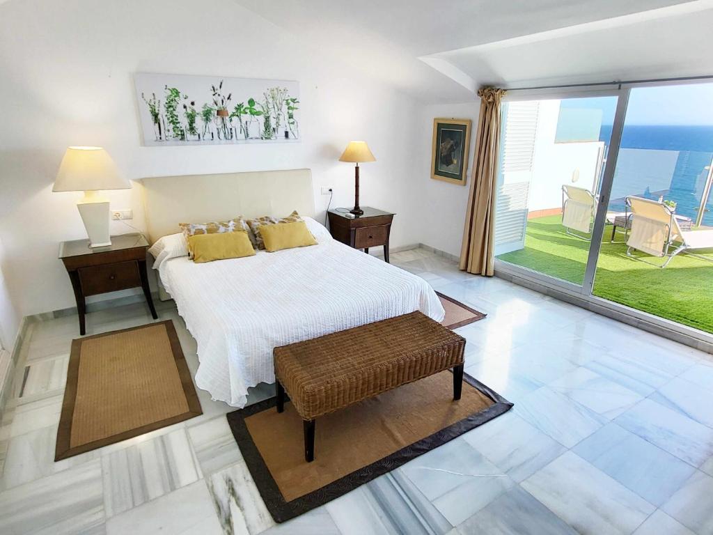 Fotografia z galérie ubytovania PINTA BEACH HOUSE Dúplex con vistas panorámicas v destinácii Málaga