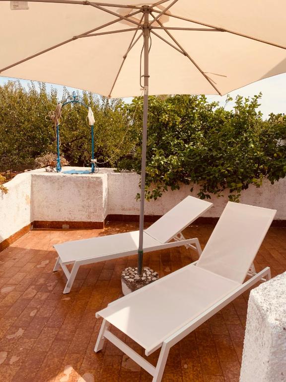 Zdjęcie z galerii obiektu AL PEPE NERO - Casa in campagna a soli 5 minuti dal mare w mieście Polignano a Mare