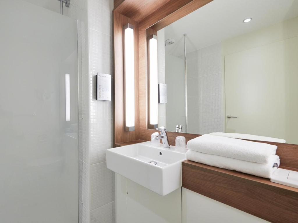 Campanile Lille Euralille - Resim 3