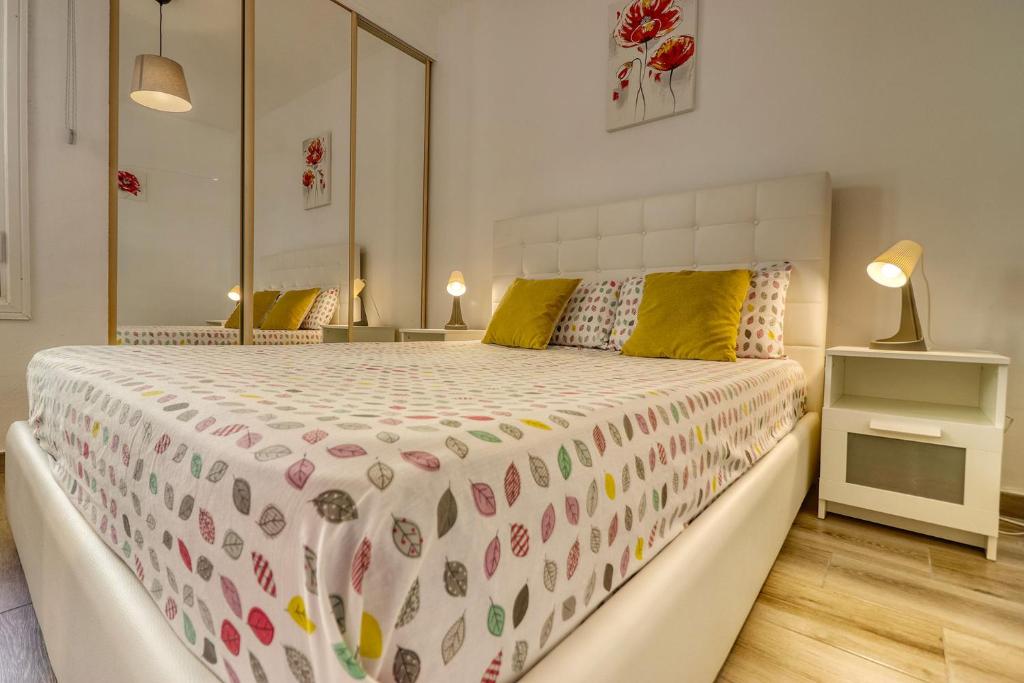Postel nebo postele na pokoji v ubytování Orlando - Ocean View Apartment in Costa Adeje