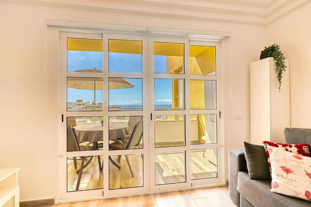 Posezení v ubytování Orlando - Ocean View Apartment in Costa Adeje