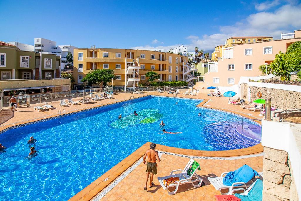 Bazén v ubytování Orlando - Ocean View Apartment in Costa Adeje nebo v jeho okolí