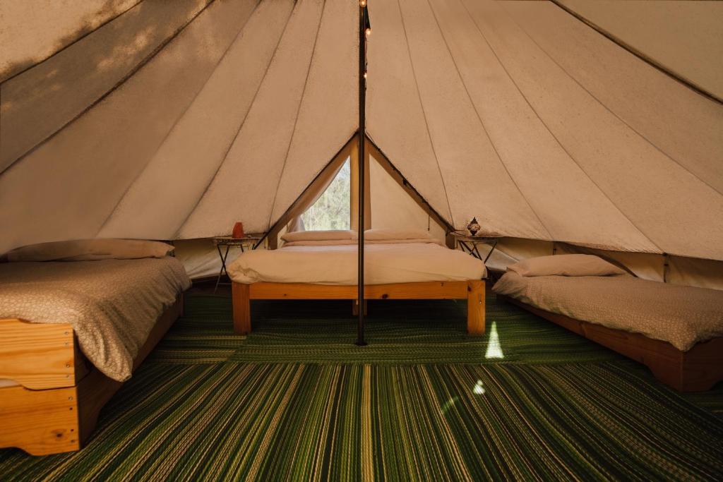 Slow Life Camping Venta del Moro, Venta del Moro ...