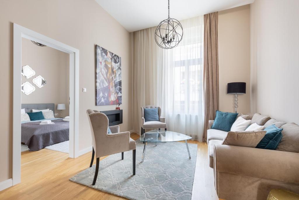Lovely 2-bedroom apartment at the Vaci Street 1052 Budapest, 12 Petőfi Sándor utca kép - 1