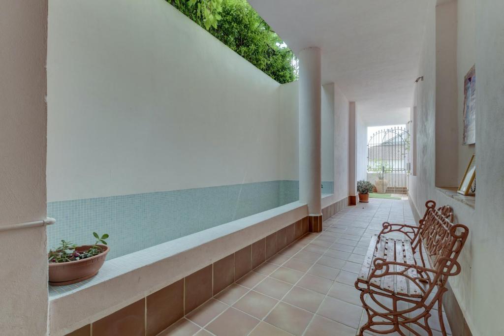 Fotografia z galérie ubytovania Spacious villa with sea view in Olivella + private pool v destinácii Olivella