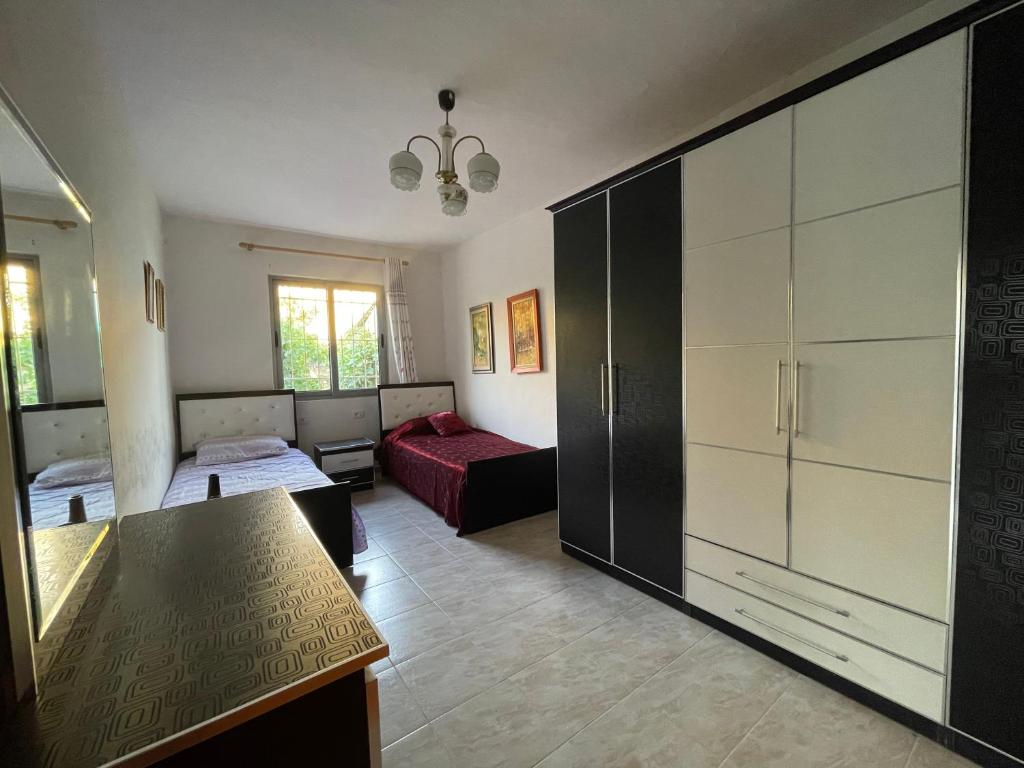 Lovely spacious house with big garden - Image 2