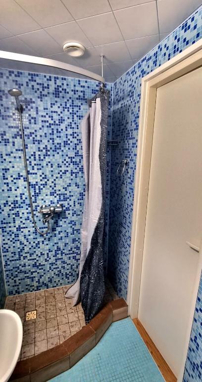 Koupelna v ubytování Cinema Hostel Järvakandi