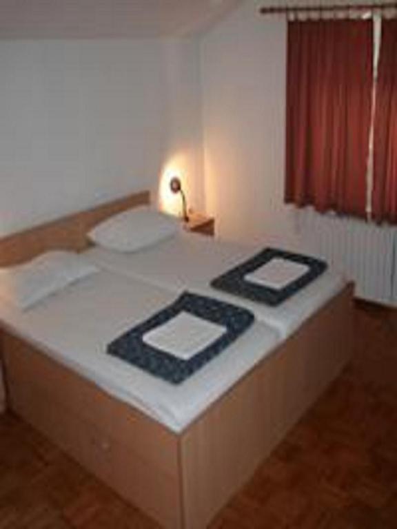 Guesthouse Jelić - Triplo Camera Con Bagno In Comune