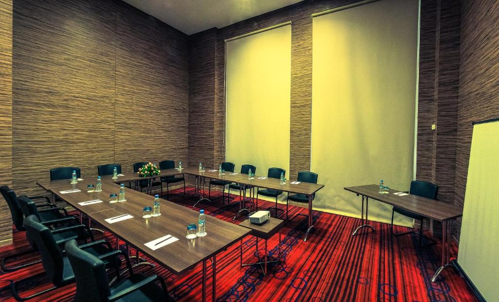 Zona business o sala conferenze di Ramada Encore By Wyndham Tangier