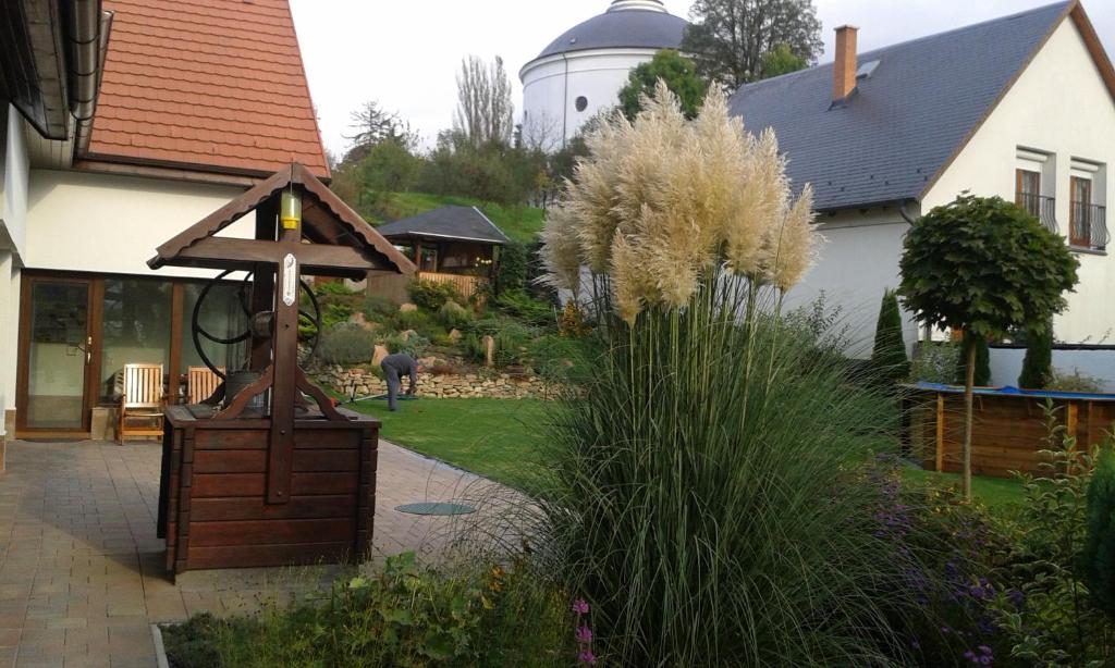 Zahrada ubytování Tip-Top Lak Vendégház