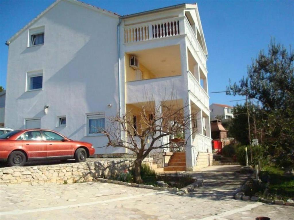 Budova, v ktorej sa apartmán nachádza