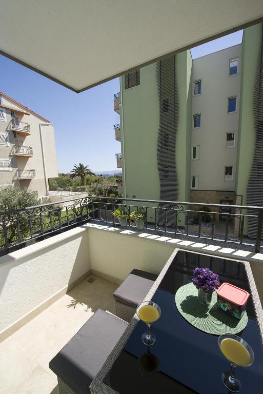 Balkón alebo terasa v ubytovaní Apartments with WiFi Stobrec, Split - 19767