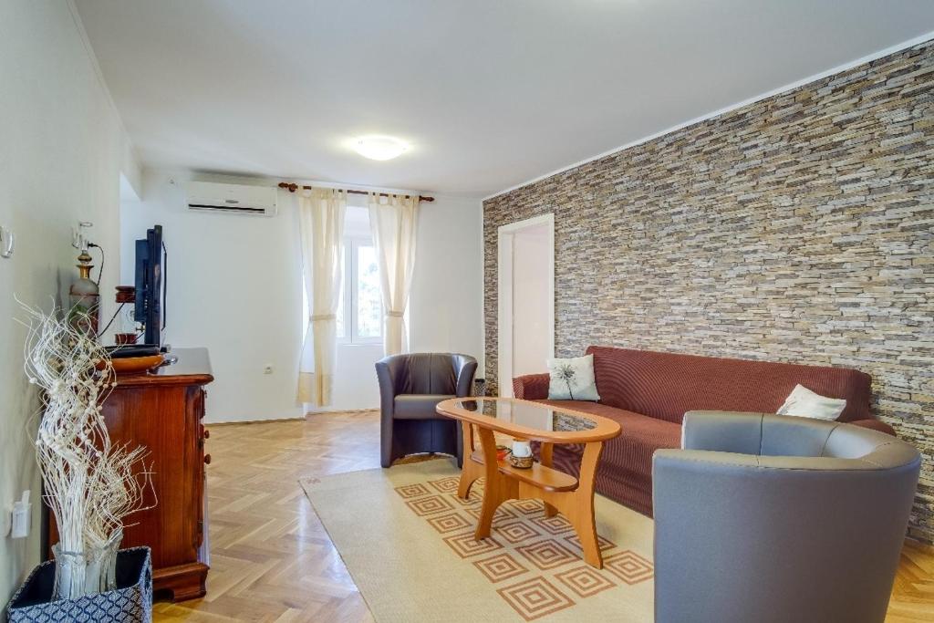 Fotografia z galérie ubytovania Apartments by the sea Veli Losinj, Losinj - 19782 vo Veli Lošinj
