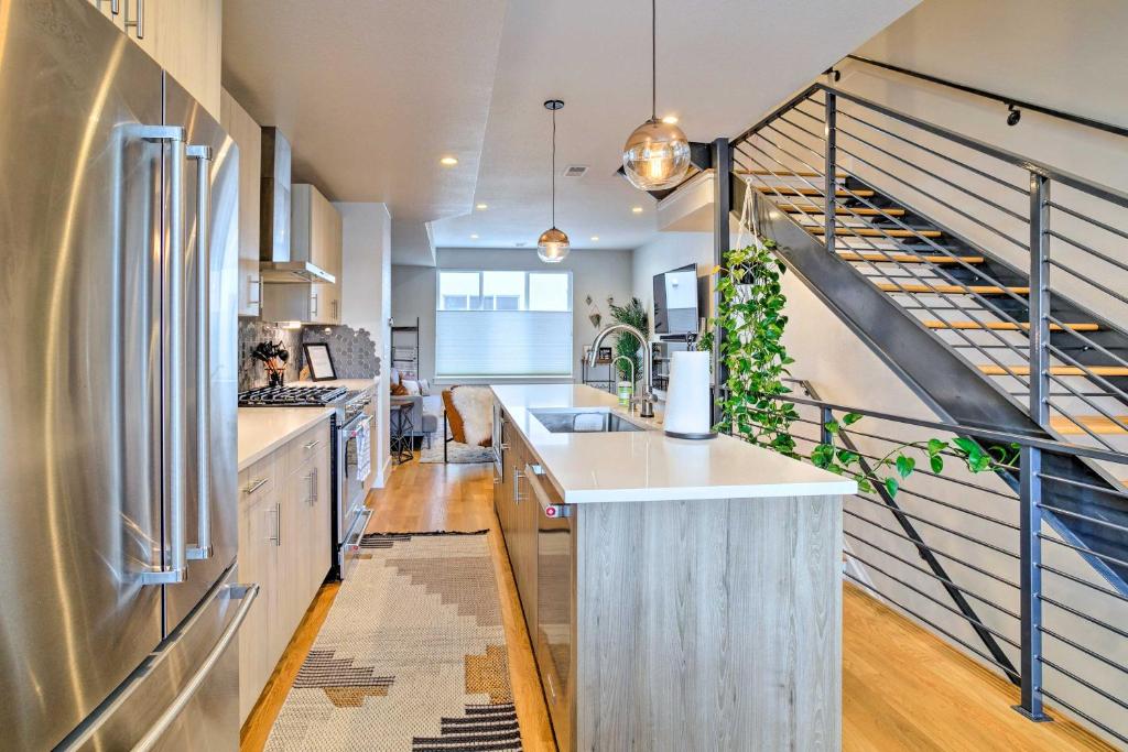 View of City Skyline Views Upscale Denver Townhome, Denver (updated prices 2026)