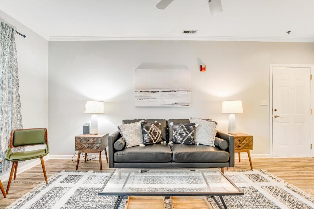 Posezení v ubytování Sandpiper Village --- 35552 E Atlantic Cir #101