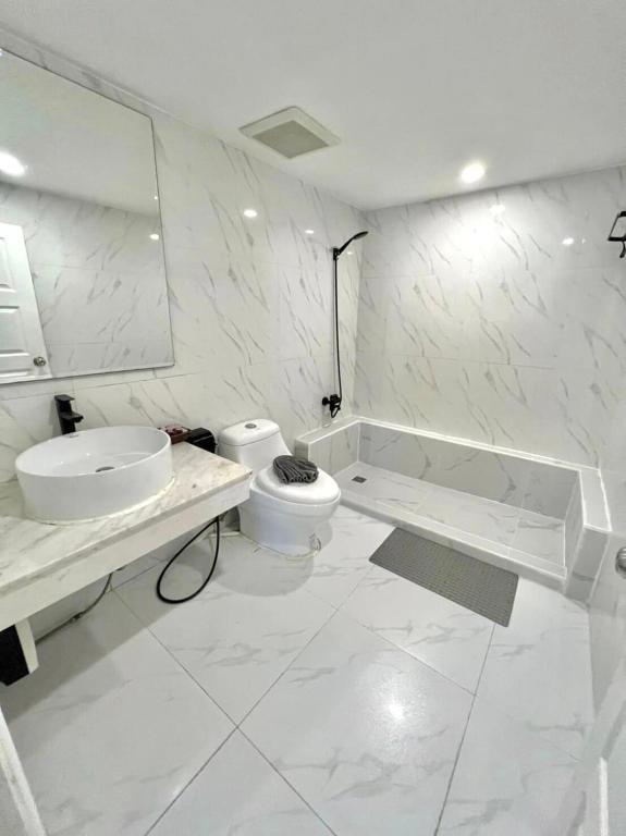 patong sunset villa Phuket - Resim 23