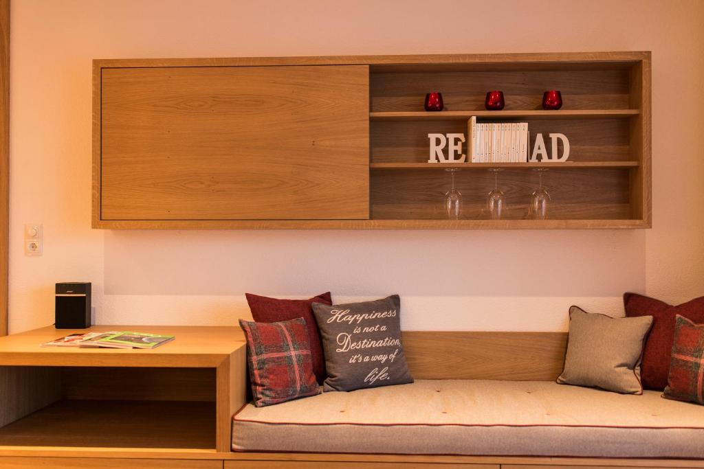 Posedenie v ubytovaní Slow Living Suite - Ferienwohnung mit privater Sauna & Garten