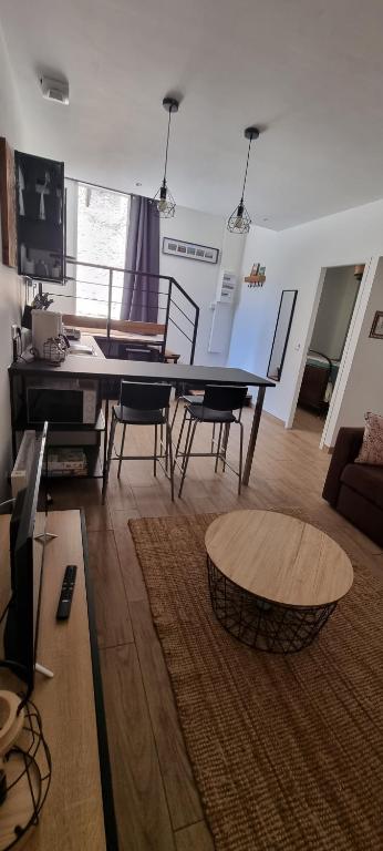 Appartement chaleureux en Ardèche - Appartement D'une Chambre