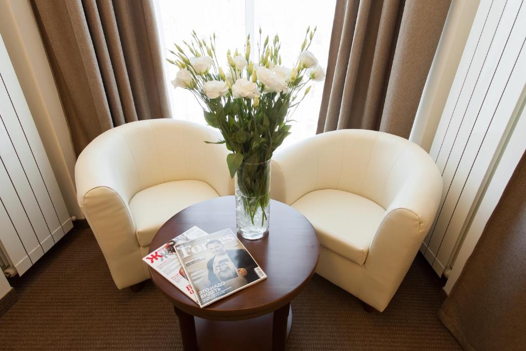 Posezení v ubytování Alarus Luxe Hotel