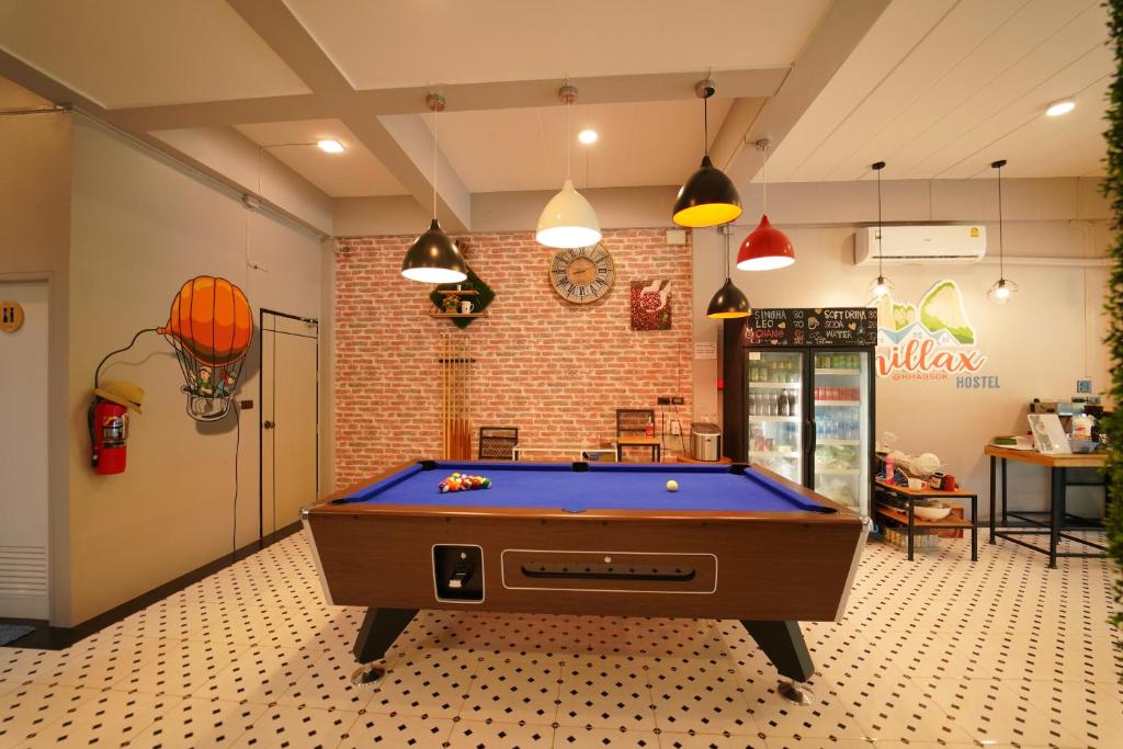 Biliár nebo kulečník v ubytování Chillax Khaosok Hostel - SHA Certified