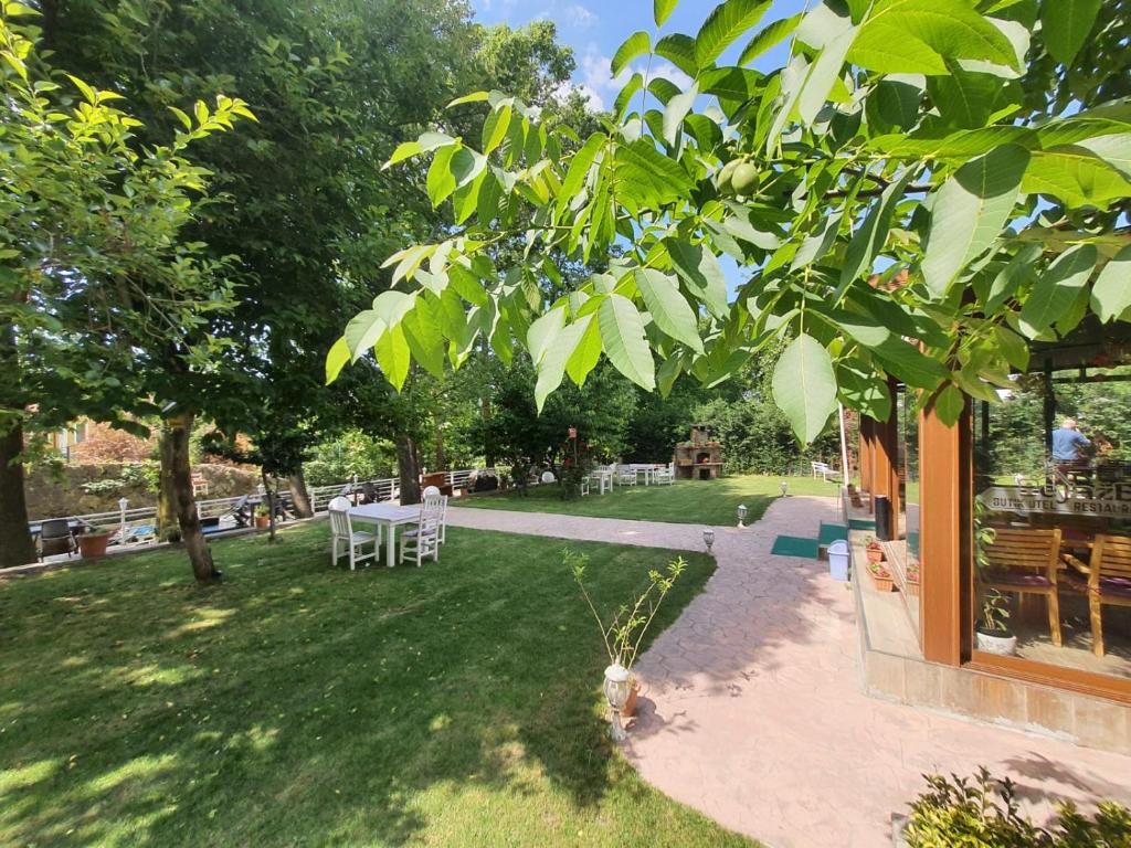 Zahrada ubytování BEYAZEV BUTİK OTEL MAŞUKİYE