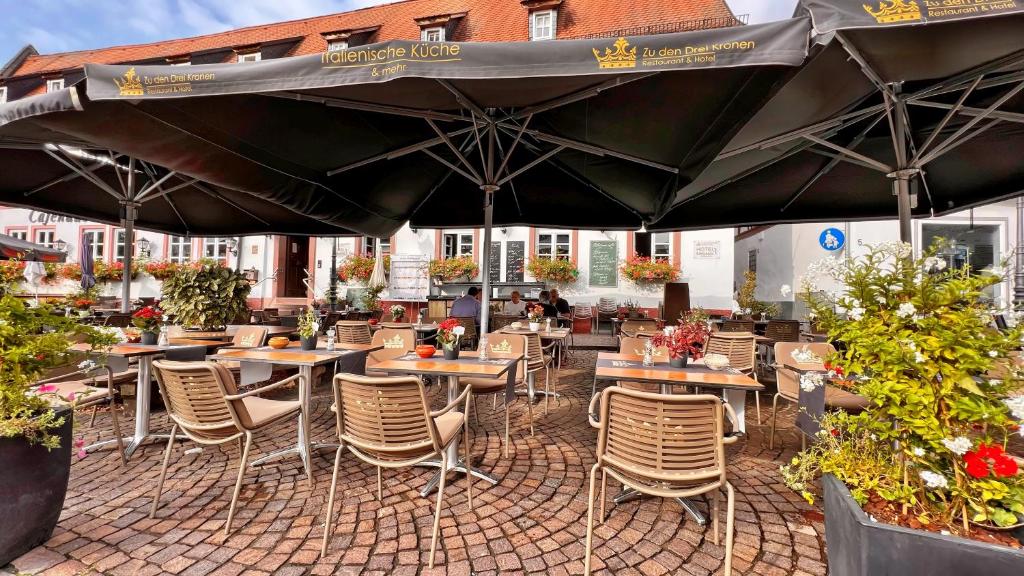 Restaurace v ubytování Hotel Zu den Drei Kronen