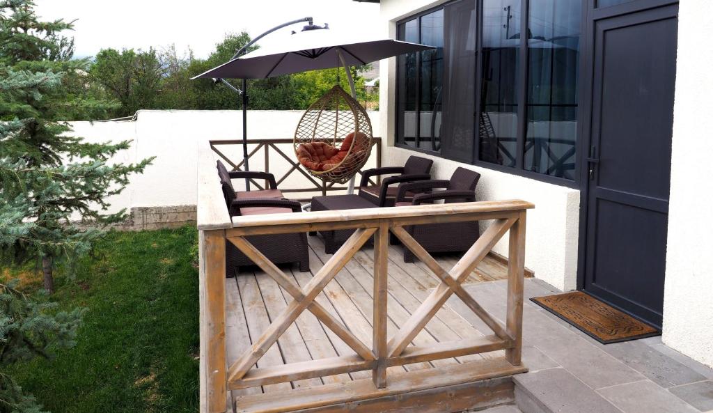 V&V Hotel - Family Room With Terrace