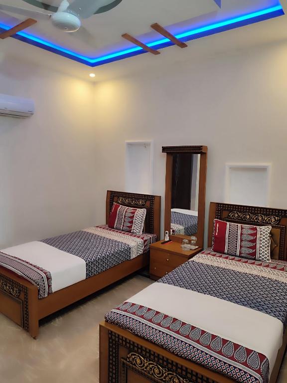 Fasil-Town Rooms Near Isb Air port - 