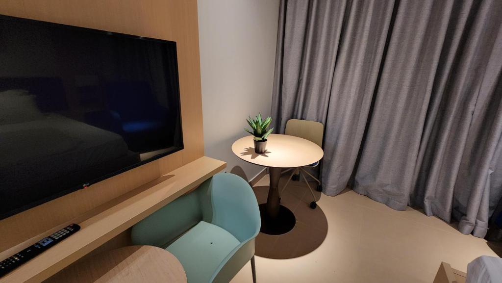 Apartment Cam Ranh - Studio Mit Poolansicht