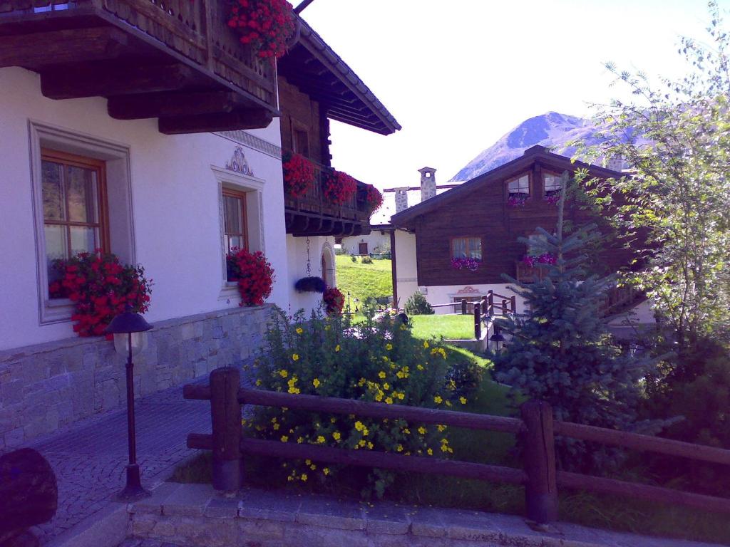 A garden outside Casa Urbani