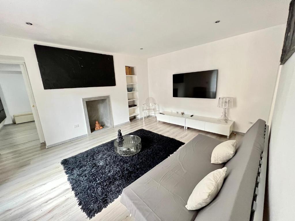 Zdjęcie z galerii obiektu [Abstract house] Design home in center of Turin w Turynie