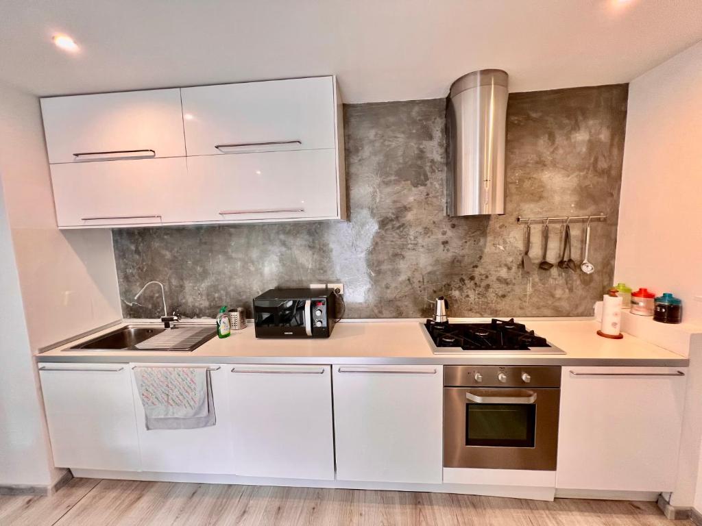 Zdjęcie z galerii obiektu [Abstract house] Design home in center of Turin w Turynie